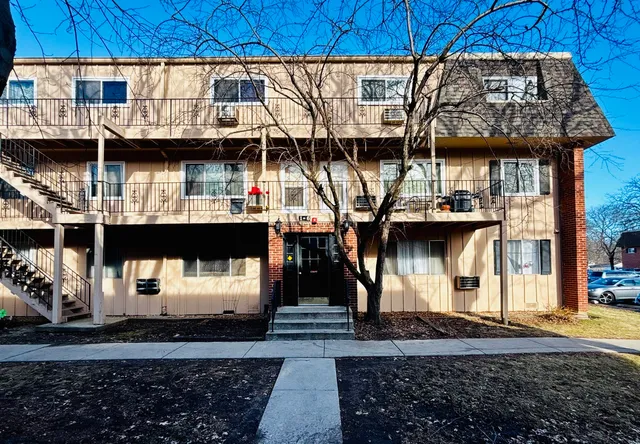 $160,000 | 2408 West Algonquin Road, Unit 3, Rolling Meadows, IL 60008