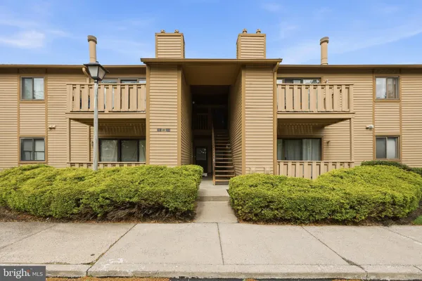 $269,900 | 203 Woodhollow Drive, Marlton, NJ 08053
