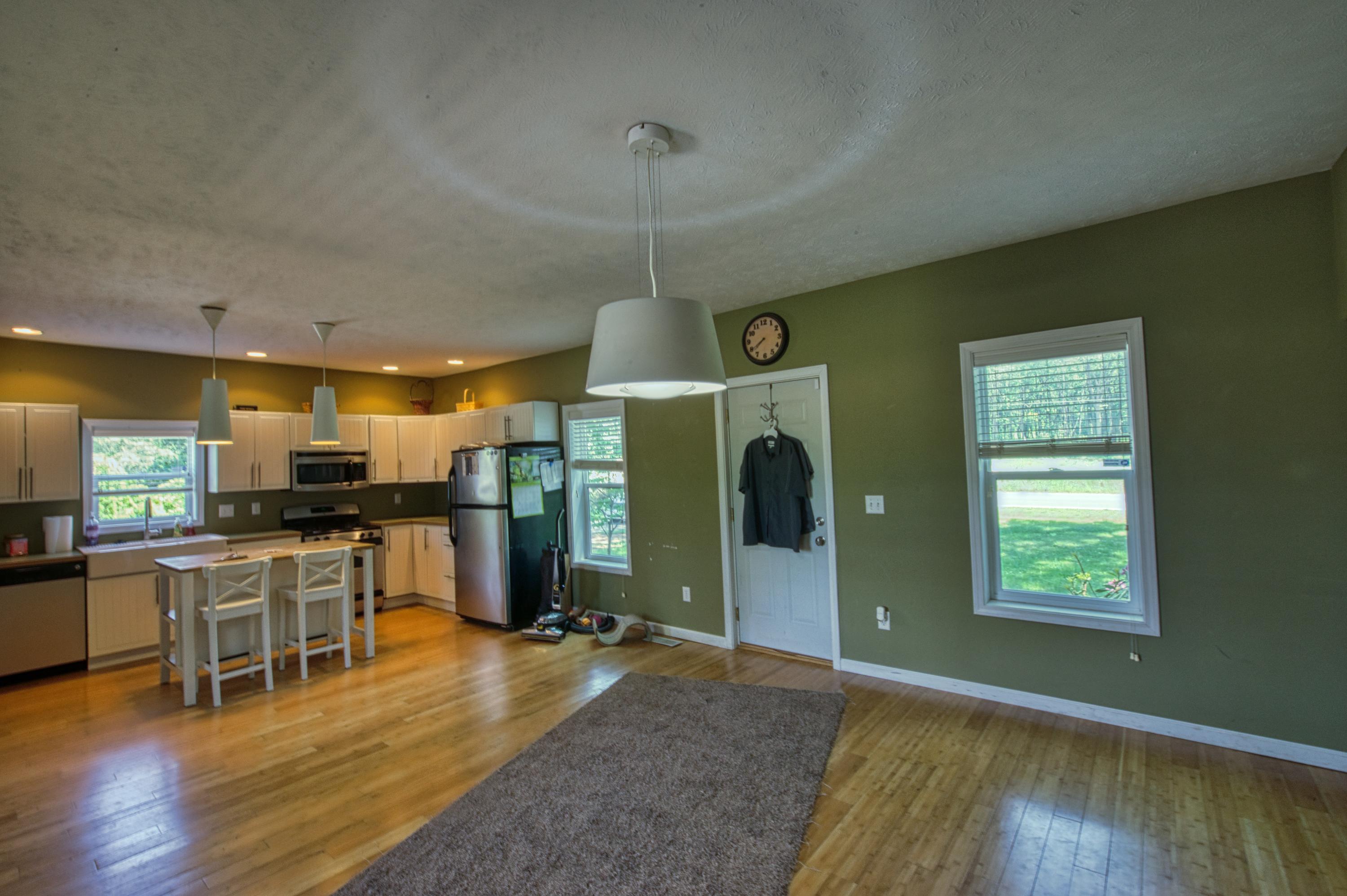 33212 Redfield Street Niles, MI 49120 - Photo 2 of 39 REDFIELD_DSC9108