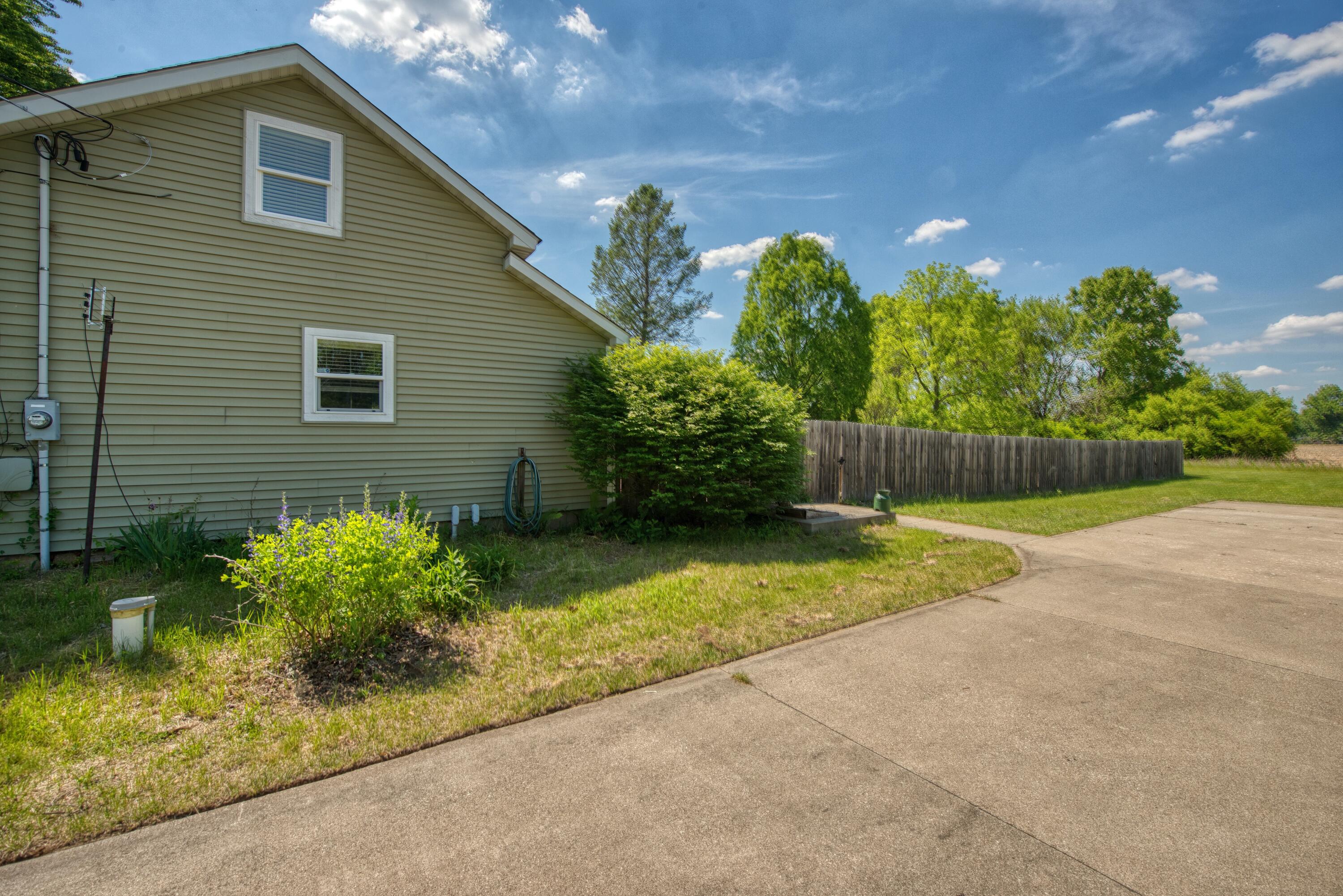 33212 Redfield Street Niles, MI 49120 - Photo 24 of 39 Photo_25
