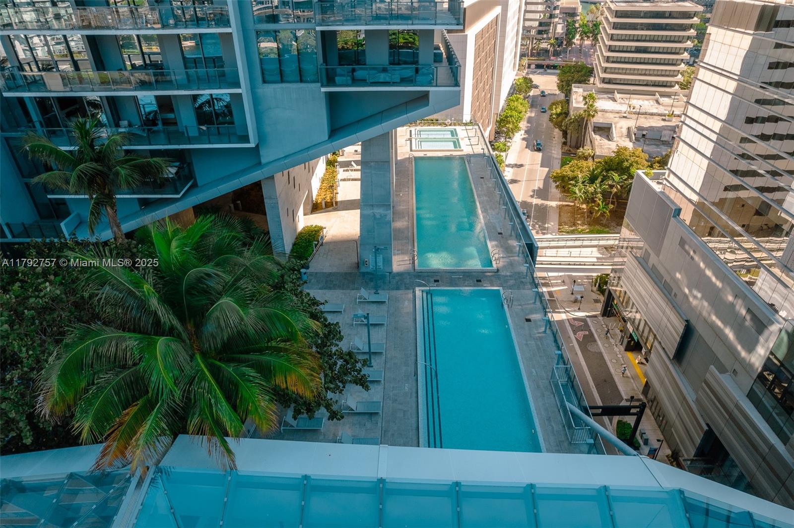 68 Southeast 6th Street, Unit 1204 Miami, FL 33131 - Photo 39 of 48