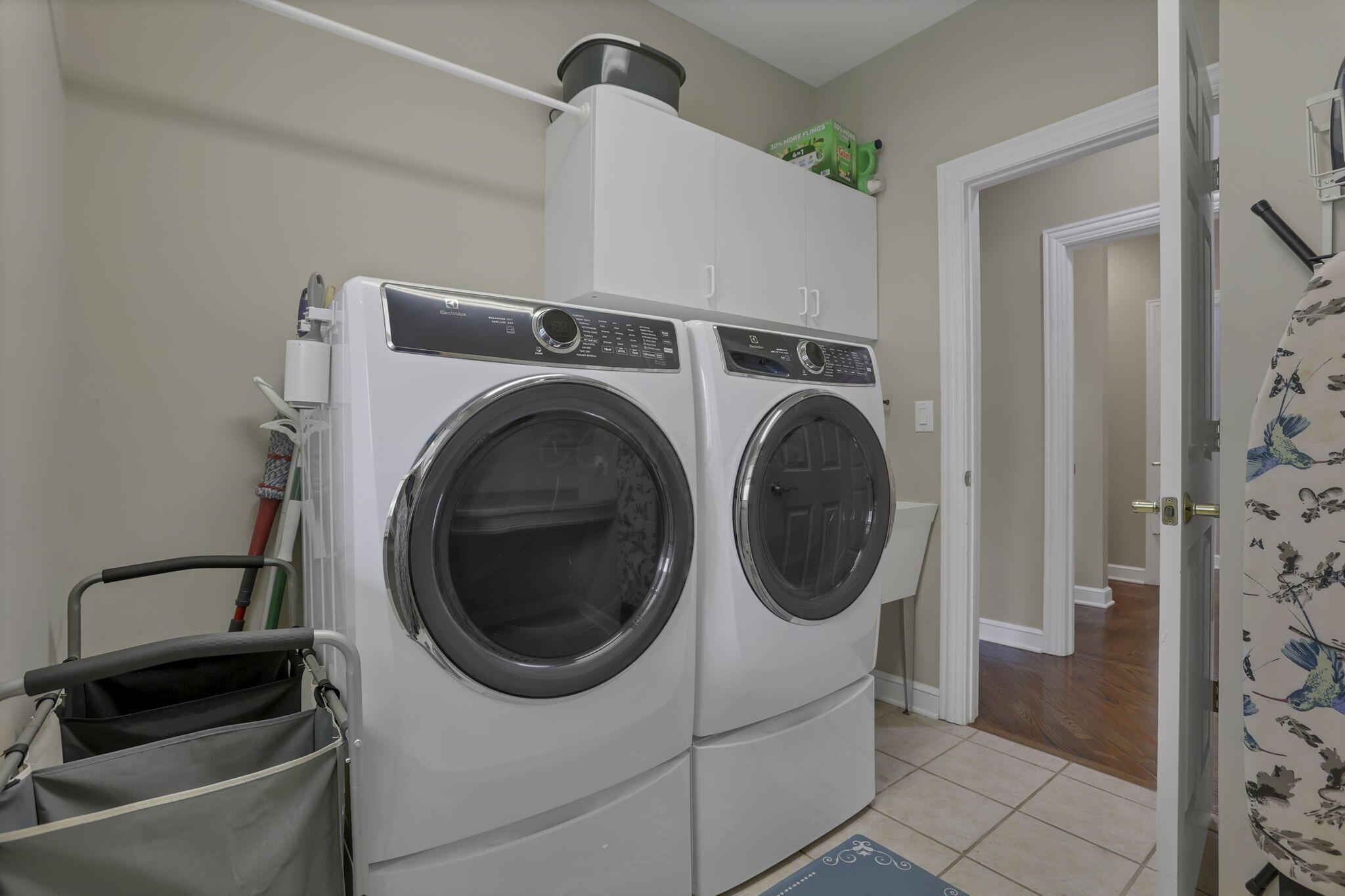 7341 Hollow Road Southwest Pataskala, OH 43062 - Photo 33 of 102 Laundry Room