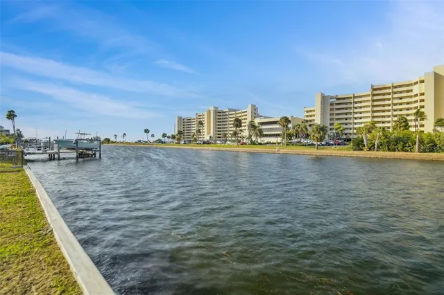 a view of city view with outdoor space