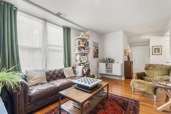 $3,500 | 222 Montgomery Street, Unit 3H, Jersey City, NJ 07302