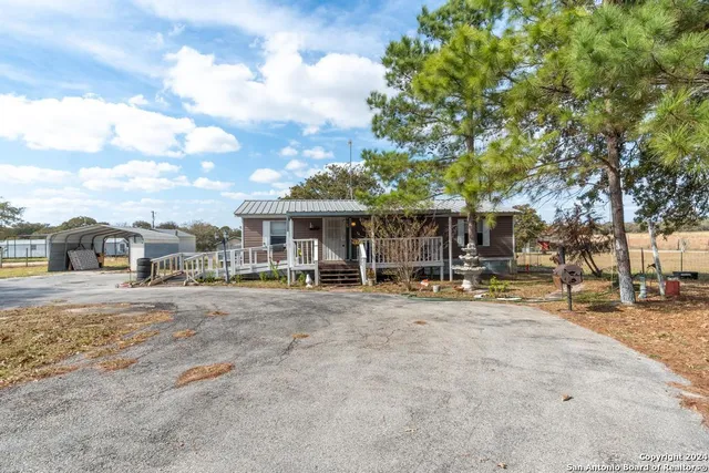 $1,750 | 22300 Highway 123, Seguin, TX 78155