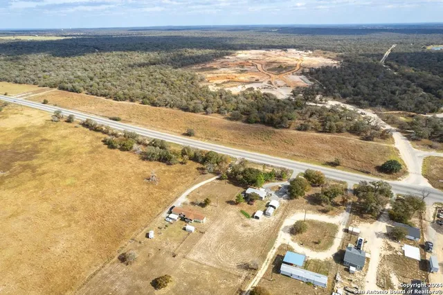 $1,750 | 22300 Highway 123, Seguin, TX 78155