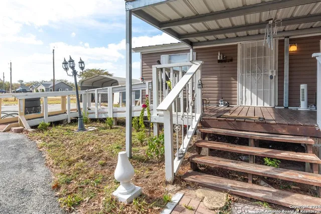 $1,750 | 22300 Highway 123, Seguin, TX 78155