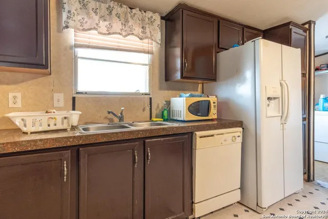 $1,750 | 22300 Highway 123, Seguin, TX 78155