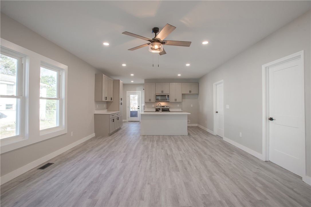929 East Whitner Street Anderson, SC 29624 - Photo 8 of 34