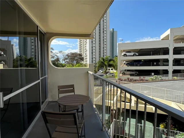 $2,100 | 98-450 Koauka Loop, Unit 201, Aiea, HI 96701