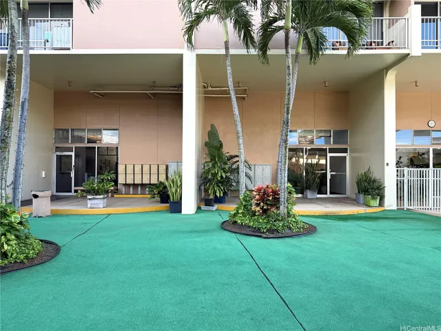 $2,100 | 98-450 Koauka Loop, Unit 201, Aiea, HI 96701