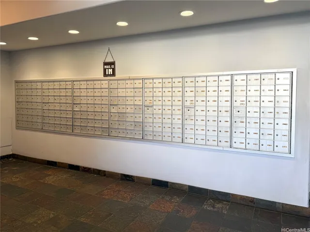 $2,100 | 98-450 Koauka Loop, Unit 201, Aiea, HI 96701