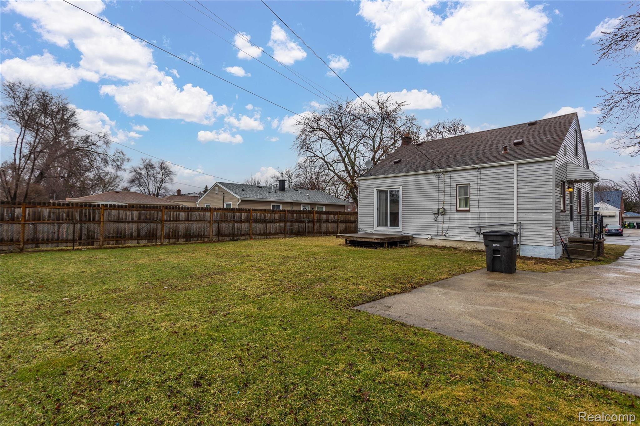 7588 Pelham Road Taylor, MI 48180 - Photo 26 of 27 5.jpg