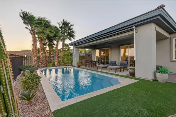 $5,000 | 5 Reflection Cove Drive, Henderson, NV 89011