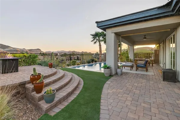 $5,000 | 5 Reflection Cove Drive, Henderson, NV 89011