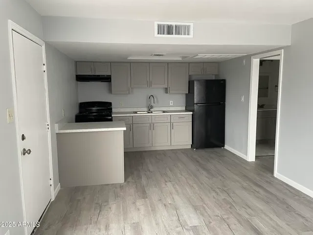 $899 | 1002 North 25th Place, Unit 10, Phoenix, AZ 85008