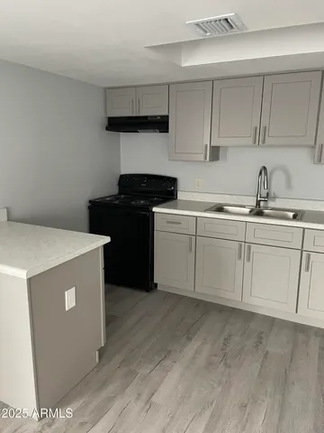 $899 | 1002 North 25th Place, Unit 10, Phoenix, AZ 85008