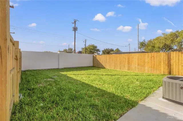 $990 | 1513 Shavano Drive, Unit 3, Edinburg, TX 78541