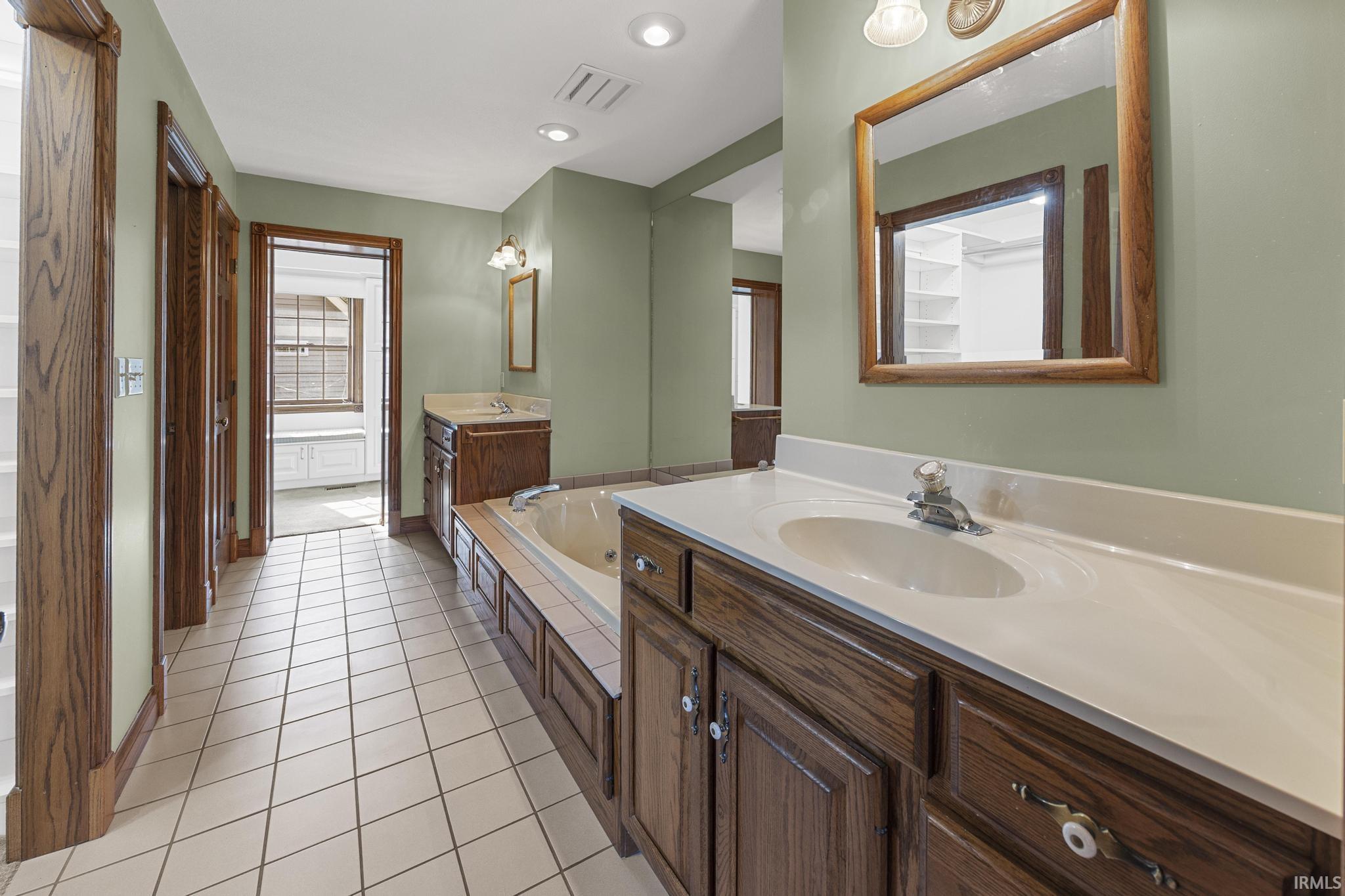 425 West Schuetter Road Jasper, IN 47546 - Photo 14 of 36