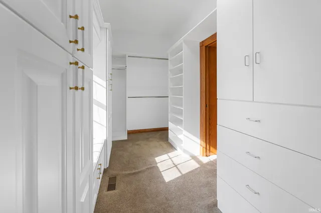 $789,000 | 425 West Schuetter Road, Jasper, IN 47546