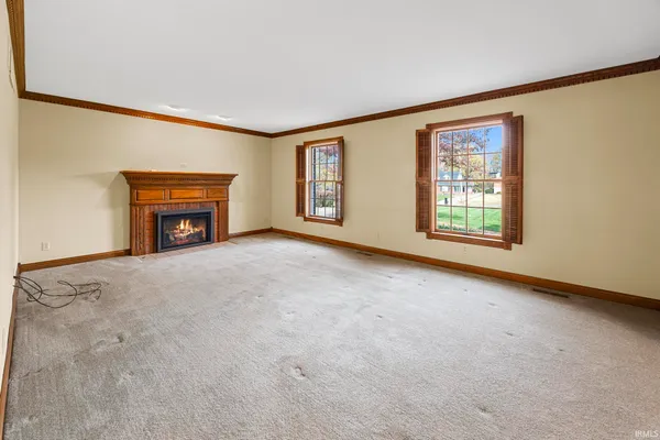 $789,000 | 425 West Schuetter Road, Jasper, IN 47546