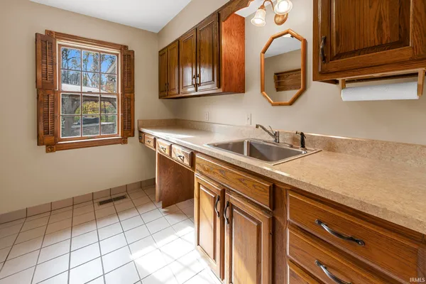 $789,000 | 425 West Schuetter Road, Jasper, IN 47546