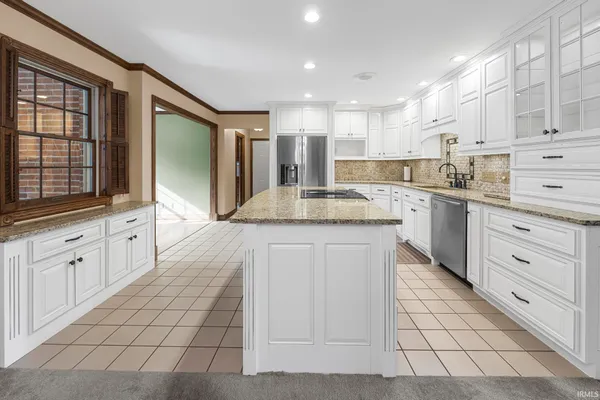 $789,000 | 425 West Schuetter Road, Jasper, IN 47546