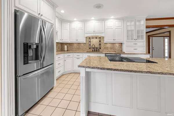 $789,000 | 425 West Schuetter Road, Jasper, IN 47546