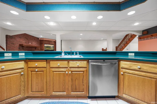 $789,000 | 425 West Schuetter Road, Jasper, IN 47546