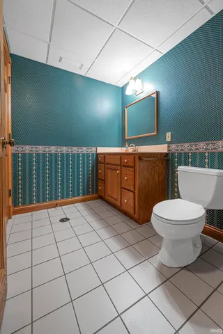 $789,000 | 425 West Schuetter Road, Jasper, IN 47546