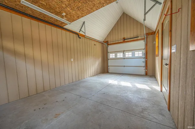 $789,000 | 425 West Schuetter Road, Jasper, IN 47546