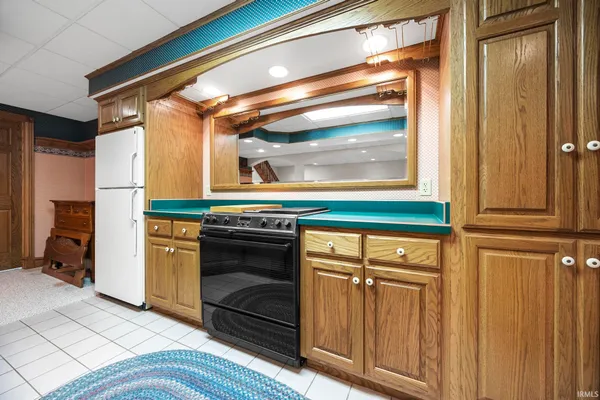 $789,000 | 425 West Schuetter Road, Jasper, IN 47546