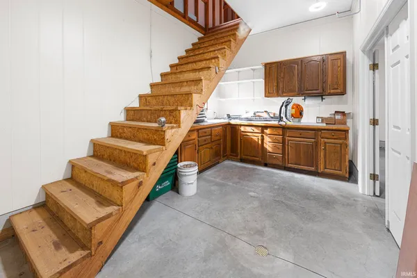 $789,000 | 425 West Schuetter Road, Jasper, IN 47546