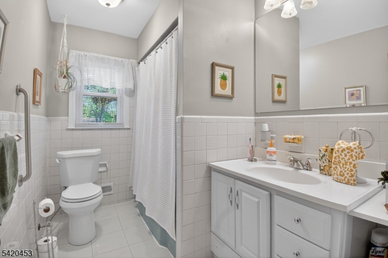 532 Spring Valley Drive Bridgewater, NJ 08807 - Photo 10 of 20