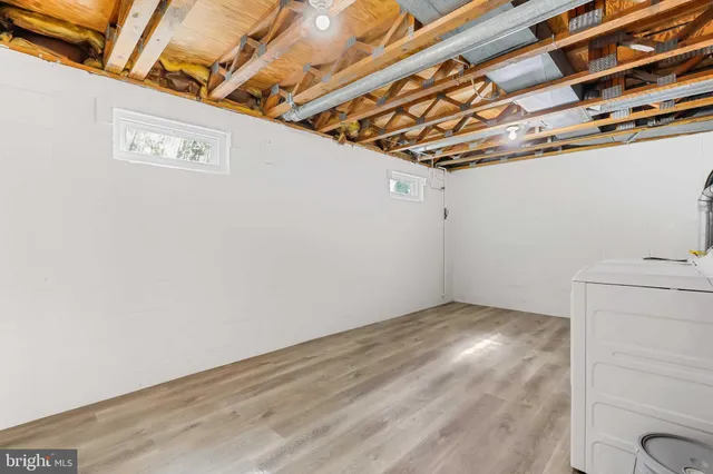 a view of utility room