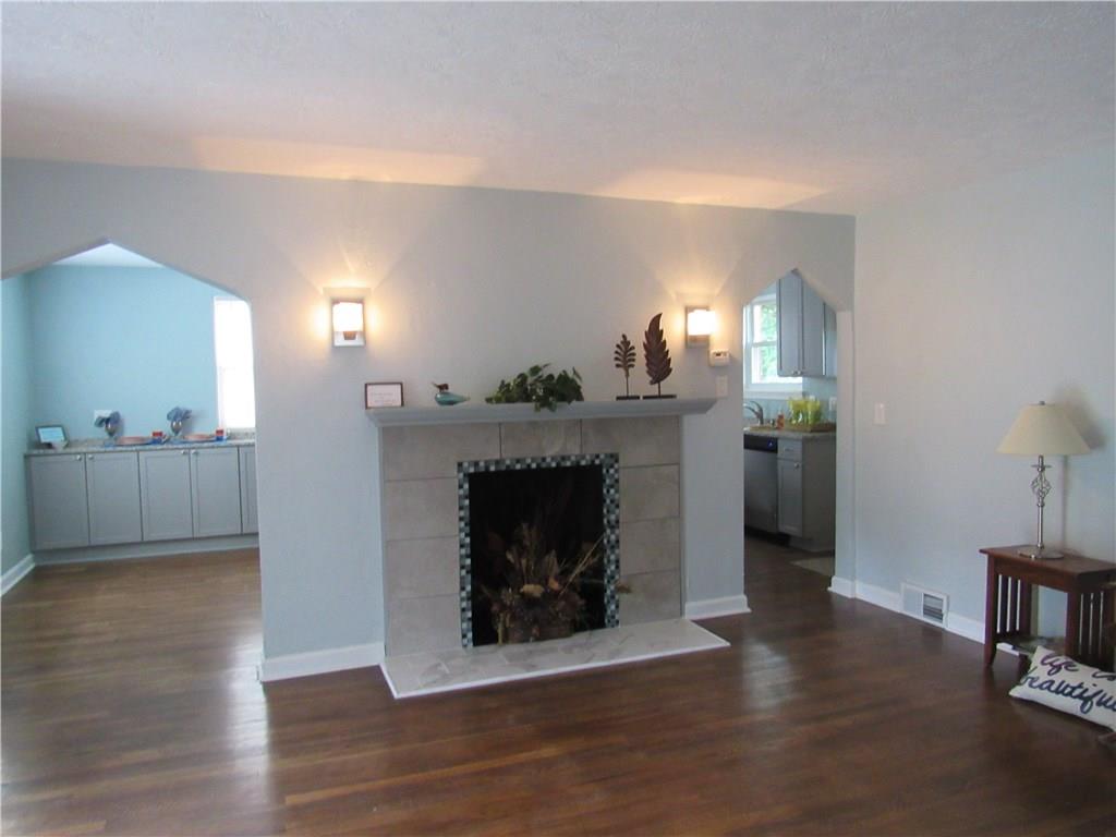 4741 Doyle Road Pittsburgh, PA 15227 - Photo 4 of 22 Entry on both sides of the dining room and kitchen. Great for entertaining guests.