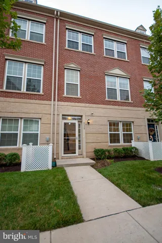 $2,800 | 8024 Cayzer Lane, Gainesville, VA 20155