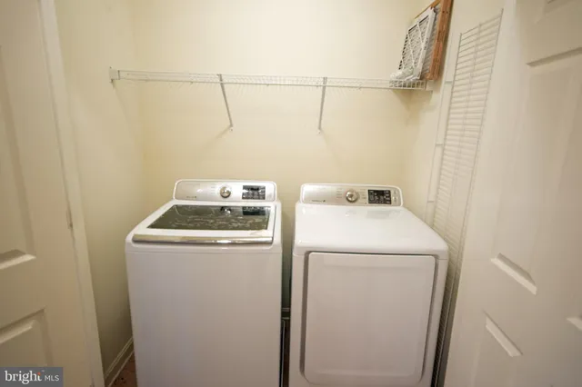 $2,800 | 8024 Cayzer Lane, Gainesville, VA 20155