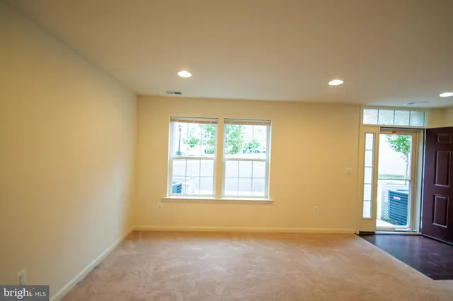 $2,800 | 8024 Cayzer Lane, Gainesville, VA 20155