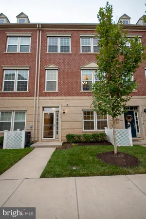 $2,700 | 8024 Cayzer Lane, Gainesville, VA 20155