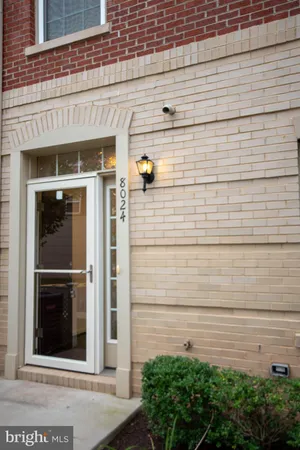 $2,700 | 8024 Cayzer Lane, Gainesville, VA 20155