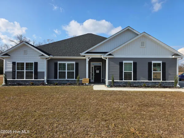 $380,620 | 194 Poker House Road, Grimesland, NC 27837