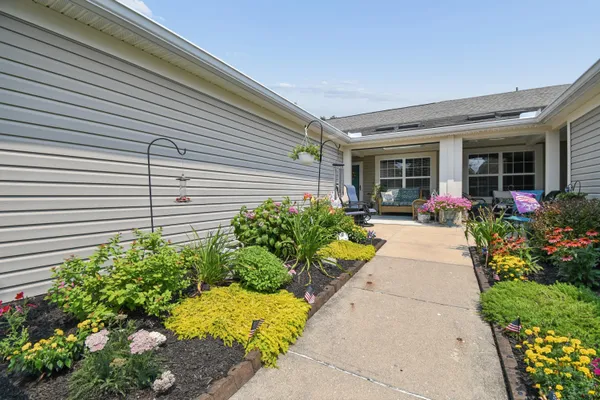 $238,000 | 709 Kildow Court, Ashville, OH 43103
