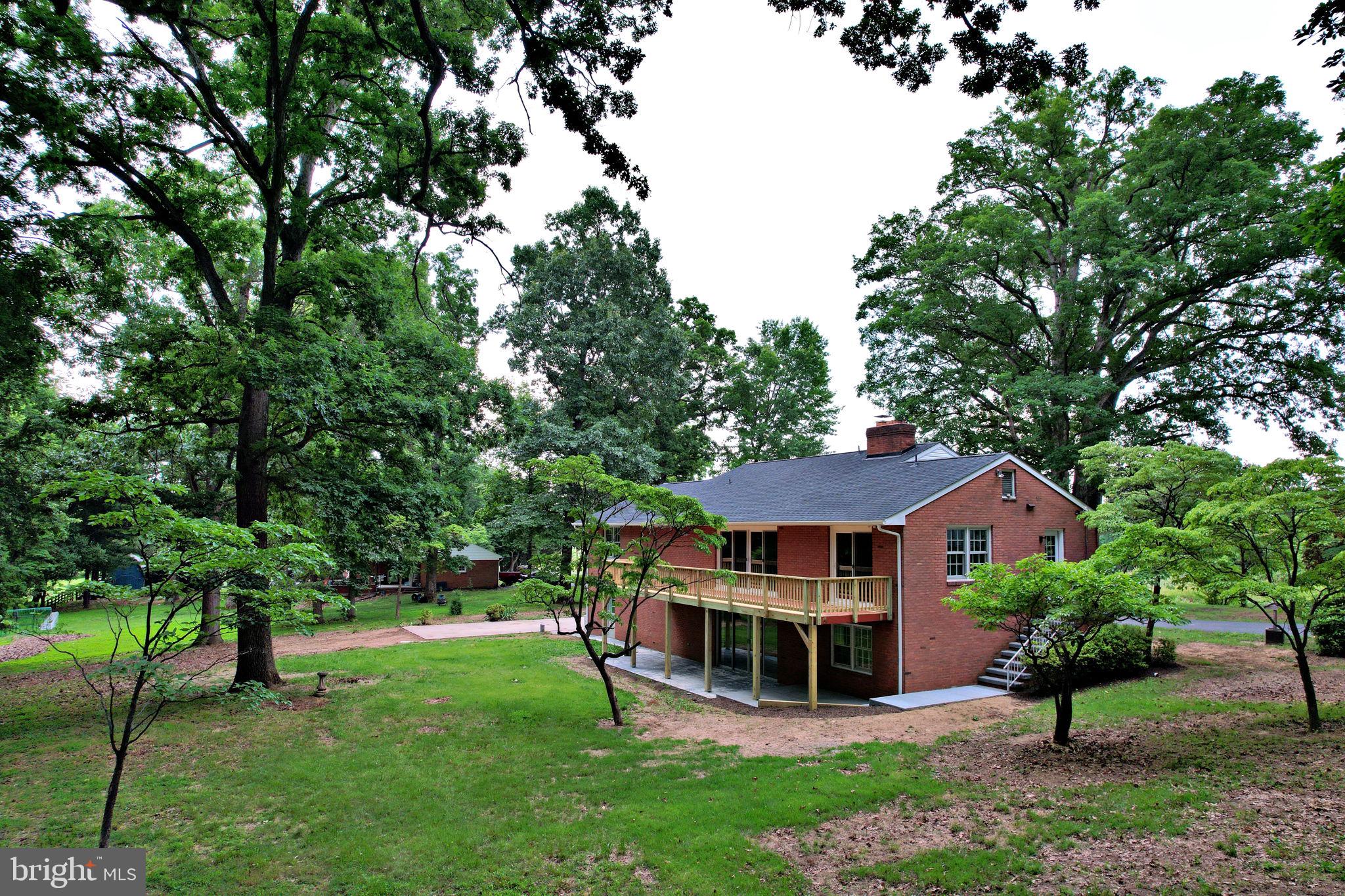 7627 Summit Point Road Charles Town, WV 25414 - Photo 9 of 53 Gallery Image 9