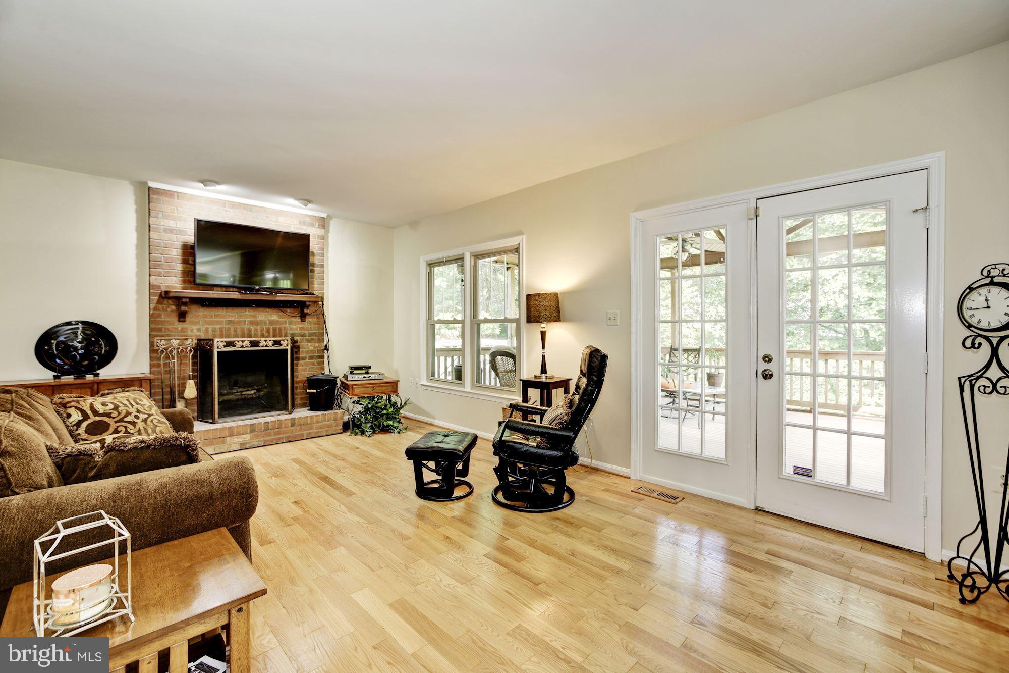 9508 Retriever Road Burke, VA 22015 - Photo 11 of 30 Family Room