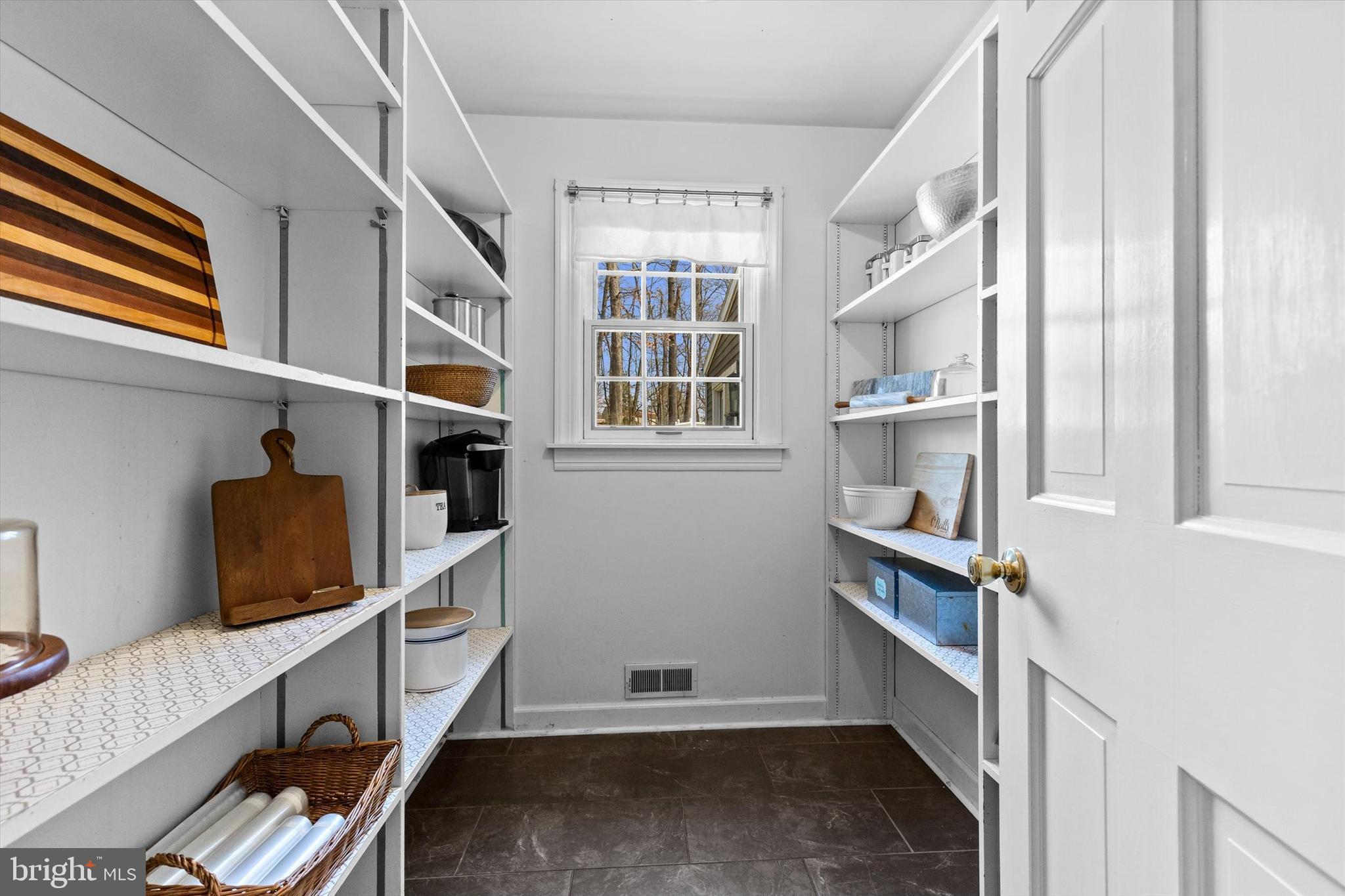 1979 Alcott Road York, PA 17402 - Photo 39 of 115 a room with furniture and a window