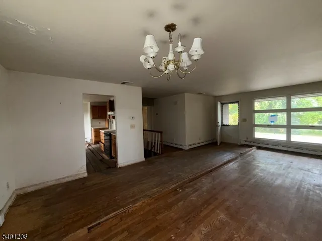 $425,000 | 211 Pickle Road, Califon, NJ 07830