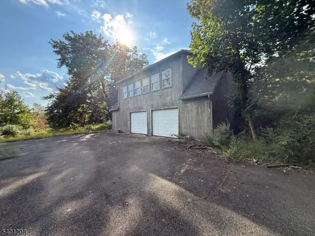 $425,000 | 211 Pickle Road, Califon, NJ 07830