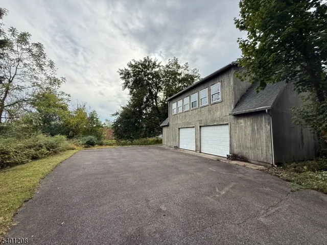 $425,000 | 211 Pickle Road, Califon, NJ 07830