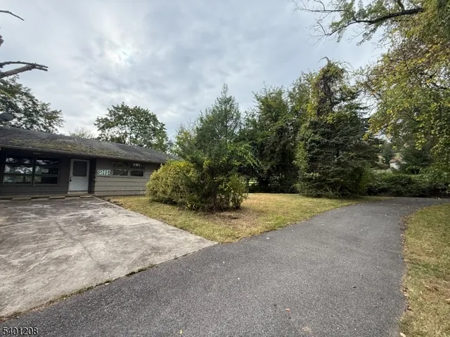 $425,000 | 211 Pickle Road, Califon, NJ 07830